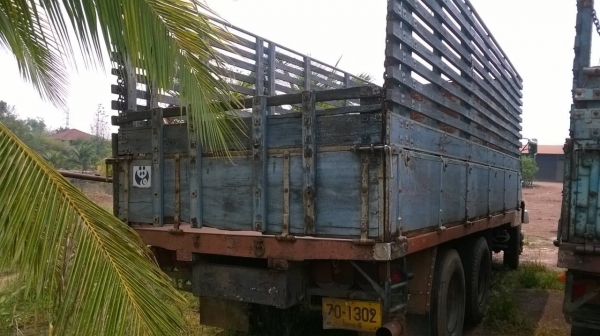 ขายรถล่อง 10 ล้อเพลาเดียว HINO KT925 เครื่อง HO7C 180 แรงม้า วางหัว F18 คัสซีสวยตลอดเส้น พวงมาลัยพาวเวอร์ ทะเบียนพร้อมโอนครับ