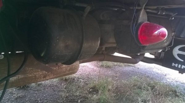 ขายรถล่อง 10 ล้อเพลาเดียว HINO KT925 เครื่อง HO7C 180 แรงม้า วางหัว F18 คัสซีสวยตลอดเส้น พวงมาลัยพาวเวอร์ ทะเบียนพร้อมโอนครับ