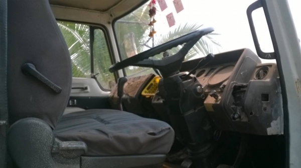 ขายรถล่อง 10 ล้อเพลาเดียว HINO KT925 เครื่อง HO7C 180 แรงม้า วางหัว F18 คัสซีสวยตลอดเส้น พวงมาลัยพาวเวอร์ ทะเบียนพร้อมโอนครับ