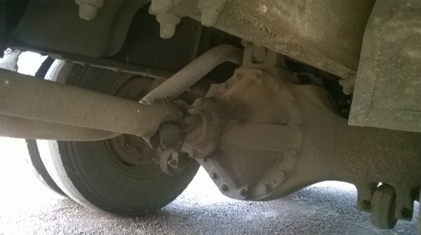 ขายรถล่อง 10 ล้อ เพลาเดียว HINO KT925 วางหัวไฮเทค เครื่อง EH700 168 แรงม้า คัสซีสวย พวงมาลัยพาวเวอร์ ทะเบียนพร้อมโอนครับ