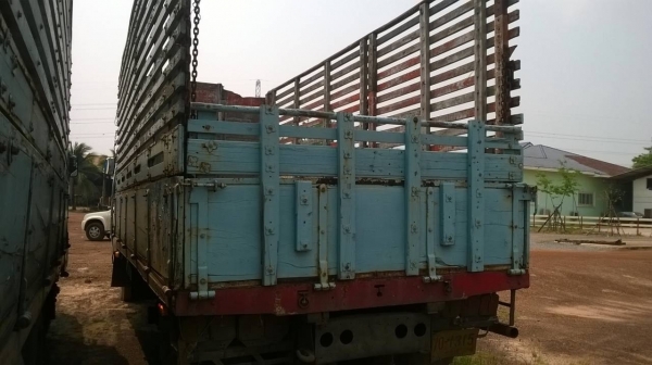 ขายรถล่อง 10 ล้อ เพลาเดียว HINO KT925 วางหัวไฮเทค เครื่อง EH700 168 แรงม้า คัสซีสวย พวงมาลัยพาวเวอร์ ทะเบียนพร้อมโอนครับ