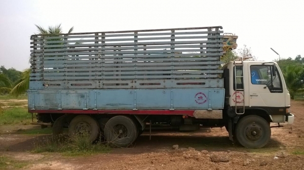 ขายรถล่อง 10 ล้อ เพลาเดียว HINO KT925 วางหัวไฮเทค เครื่อง EH700 168 แรงม้า คัสซีสวย พวงมาลัยพาวเวอร์ ทะเบียนพร้อมโอนครับ