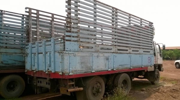 ขายรถล่อง 10 ล้อ เพลาเดียว HINO KT925 วางหัวไฮเทค เครื่อง EH700 168 แรงม้า คัสซีสวย พวงมาลัยพาวเวอร์ ทะเบียนพร้อมโอนครับ