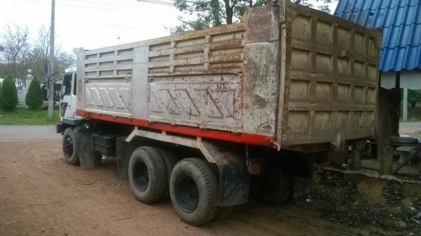 ขายไอ้หลงเทอร์โบ FN527M-TF ซีเรียล 5006 ดั้มสามมิตร เครื่องเดิม 6D16 220 แรงม้า คัสซีสวยจัดตลอดเส้น เกียร์เสื้อลาย 10 สปีด แอร์เย็น ทะเบียนพร้อมโอนครับ