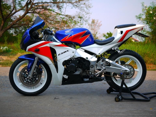 ขาย Cbr92 ตัวคาร์บูไฟฟ้า พร้อมทะเบียนแท้ แฟริ่ง Cbr1000 08 ท่้าย Rc211 เปลี่ยนเครื่องใหม่แล้วเรียบร้อย