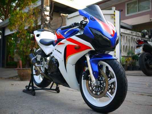 ขาย Cbr92 ตัวคาร์บูไฟฟ้า พร้อมทะเบียนแท้ แฟริ่ง Cbr1000 08 ท่้าย Rc211 เปลี่ยนเครื่องใหม่แล้วเรียบร้อย