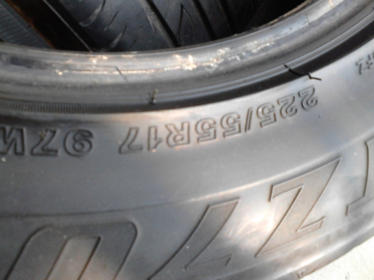 225/55R17 FIRESTONE TZ700 มี 2 เส้น ปี 2013  TEL.081-427-3941