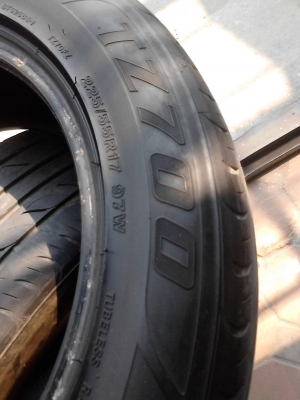 225/55R17 FIRESTONE TZ700 มี 2 เส้น ปี 2013  TEL.081-427-3941