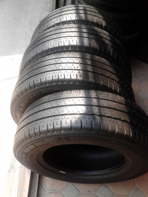 215/70R15 MICHELIN AGILIS ชุด 4 เส้น TEL.081-427-3941