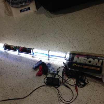 ไฟนีออน 12v มี2หลอดของมาจากญี่ปุ่นเป็นของใหม่ยังไม่ได้ใช้งานครบชุดตามรูป ไฟนีออน 12v มี2หลอดของมาจากญี่ปุ่นเป็นของใหม่ยังไม่ได้ใช้งานครบชุดตามรูป
