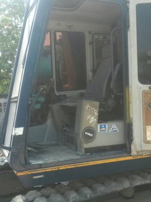 ขายด่วน KOBELCO SK60-2  เก่า ไทย  แทรคยาง  ชั่วโมงการทำงานน้อย   สภาพสวยมากๆๆ   ราคาถูก  โทร ดวงนภา  089-3818694