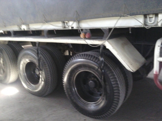 รถอีซูซุ 10 ล้อ หัวลาก  GXZ  320 แรงม้า. ปี 49  ( ขายแม่ , ลูก. )   สนใจติดต่อ 081 - 6079515