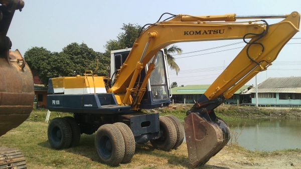 ขายด่วน รถขุด KOMATSU PW100  ล้อยาง  เก่าไทย  สภาพสวย  ราคาถูก  โทร 089-3818694 ดวงนภา  เตียวตระกูล