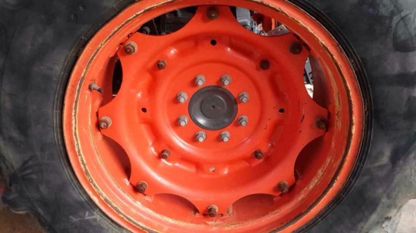 ขายผาน26x4   32000    ผาน3โคลง 4  ครับ