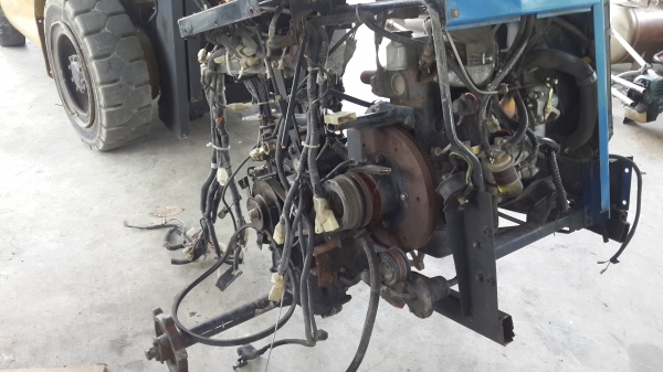 เครื่อง 2 สูบ พร้อมช่วงล่างรถเกี่ยวรหัา รหัส K - 8 เครื่อง 2 สูบ พร้อมช่วงล่างรถเกี่ยวรหัา รหัส K - 8