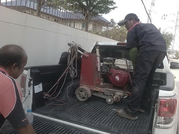 เครื่อง ตัดคอนกรีต ตัดปูน พร้อมไปหมวดการทางครับ ตัวนี้แรงตัดเยี่ยมครับ