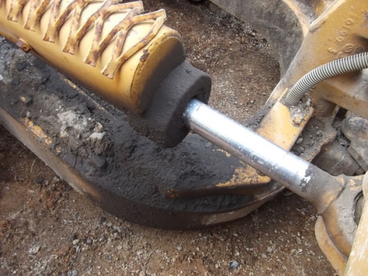 รถดันดิน D4H#9GJ0**** 1996y　2373Hr Tel : 098-858-5524 สามภพ ครับ