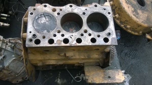 เสื้อสูบ MITSUBISHI  6DS,6D14,6D15,6D16,6D17,6D22,6D24,6D31,6D40,6M60,6M61,6M70,4D31,4D32,4D33,4D34,4D36,4M40,4M41,4D56 KOMATSU 3D84,3D94,3D95s-w,4D95,4D105,6D105,6D125 รับประกัน