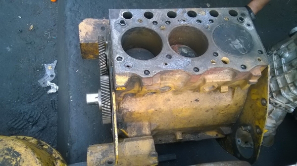 เสื้อสูบ MITSUBISHI  6DS,6D14,6D15,6D16,6D17,6D22,6D24,6D31,6D40,6M60,6M61,6M70,4D31,4D32,4D33,4D34,4D36,4M40,4M41,4D56 KOMATSU 3D84,3D94,3D95s-w,4D95,4D105,6D105,6D125 รับประกัน