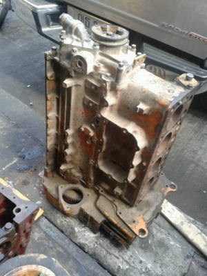 เสื้อสูบ MITSUBISHI  6DS,6D14,6D15,6D16,6D17,6D22,6D24,6D31,6D40,6M60,6M61,6M70,4D31,4D32,4D33,4D34,4D36,4M40,4M41,4D56 KOMATSU 3D84,3D94,3D95s-w,4D95,4D105,6D105,6D125 รับประกัน