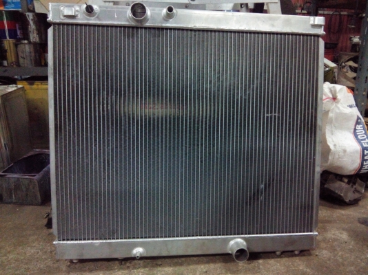 หม้อน้ำมีเนียมวีโก้ 3500 ของใหม่คับ