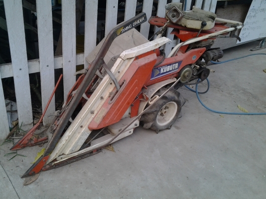 ขายรถเกี่ยวkubota3.8แรง