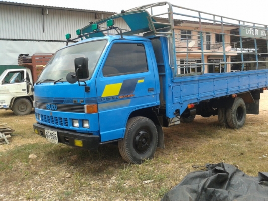 6 ล้ออีซูสุ (ไม่ดั้ม )  100  แรงม้า   พร้อมใช้งาน  เล่มติดมือ...