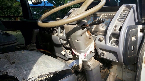 HINO FM 3M - 240 HP M10C สิบล้อดั๊มพ์ 2 เพลา กระบะดั๊มพ์เหล็ก 12 ตันของสามมิตรสภาพสวยดีพร้อมบรรทุกได้เลย มีระบบลากพ่วงครบพร้อม เครื่องยนต์แน่นดีแรงดี ภายในห้องเก๋งสะอาดสวยคอนโซลครบ แอร์เย็น พวงมาลัยเพาเวอร์ ระบบเบรคทริ๊ปฟี้ครบครัน ช่วงล่างคัชซีสวยเดิมๆไม่ HINO FM 3M - 240 HP M10C สิบล้อดั๊มพ์ 2 เพลา กระบะดั๊มพ์เหล็ก 12 ตันของสามมิตรสภาพสวยดีพร้อมบรรทุกได้เลย มีระบบลากพ่วงครบพร้อม เครื่องยนต์แน่นดีแรงดี ภายในห้องเก๋งสะอาดสวยคอนโซลครบ แอร์เย็น พวงมาลัยเพาเวอร์ ระบบเบรคทริ๊ปฟี้ครบครัน ช่วงล่างคัชซีสวยเดิมๆไม่
