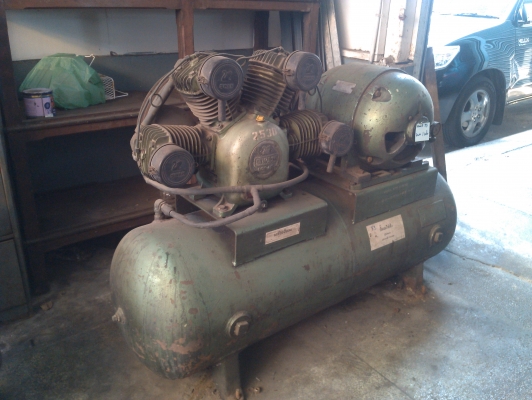 ปั้มลมขนาด 4 หัว 10 HP 200 ลิตร 25,000 ปั้มลมขนาด 4 หัว 10 HP 200 ลิตร 25,000