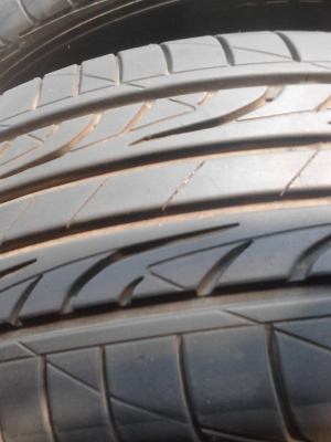 225/55R17 DUNLOP SP SPORT LM704  ปี 2014 มี 2 เส้น TEL.081-427-3941