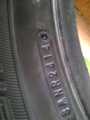 225/55R17 DUNLOP SP SPORT LM704  ปี 2014 มี 2 เส้น TEL.081-427-3941