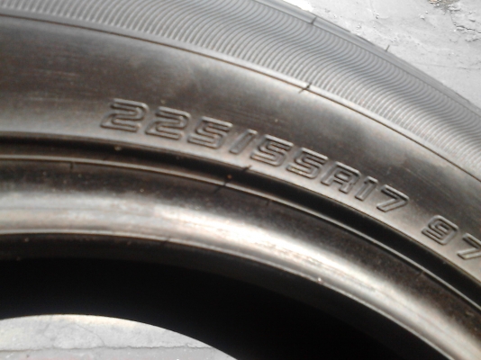 225/55R17 DUNLOP SP SPORT LM704  ปี 2014 มี 2 เส้น TEL.081-427-3941