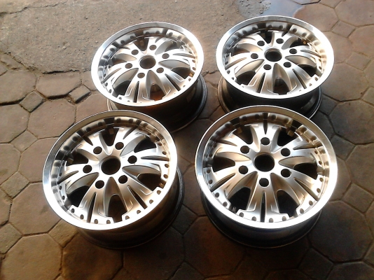 LENSO  B06  แม๊ก 6 รู   ขอบ 15    ( 7 J X15 )  ET+20    ชุด 4 ใบ    TEL.081-427-3941