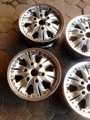 LENSO  B06  แม๊ก 6 รู   ขอบ 15    ( 7 J X15 )  ET+20    ชุด 4 ใบ    TEL.081-427-3941