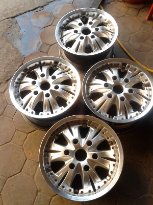 LENSO  B06  แม๊ก 6 รู   ขอบ 15    ( 7 J X15 )  ET+20    ชุด 4 ใบ    TEL.081-427-3941