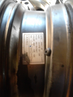 LENSO  B06  แม๊ก 6 รู   ขอบ 15    ( 7 J X15 )  ET+20    ชุด 4 ใบ    TEL.081-427-3941