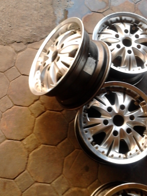 LENSO  B06  แม๊ก 6 รู   ขอบ 15    ( 7 J X15 )  ET+20    ชุด 4 ใบ    TEL.081-427-3941