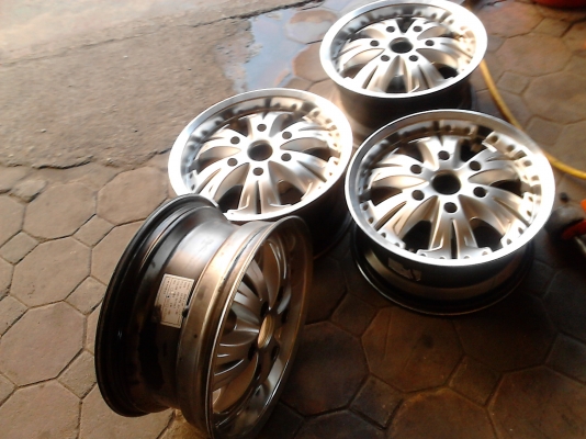 LENSO  B06  แม๊ก 6 รู   ขอบ 15    ( 7 J X15 )  ET+20    ชุด 4 ใบ    TEL.081-427-3941