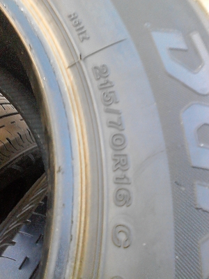 215/70R15 BRIDGESTONE DURAVIS R611 มีชุด 4 เส้น  TEL.081-427-3941