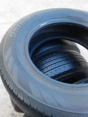 215/70R15 BRIDGESTONE DURAVIS R611 มีชุด 4 เส้น  TEL.081-427-3941