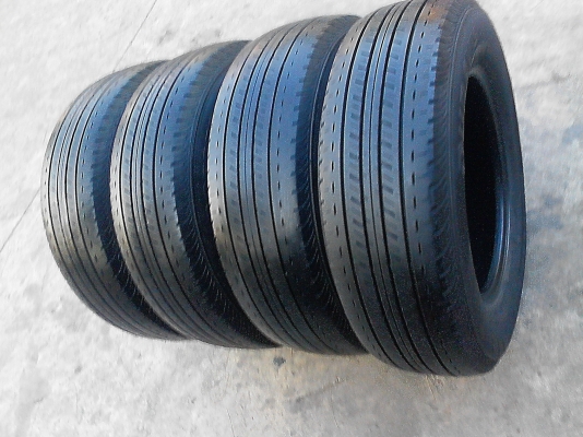 215/70R15 BRIDGESTONE DURAVIS R611 มีชุด 4 เส้น  TEL.081-427-3941