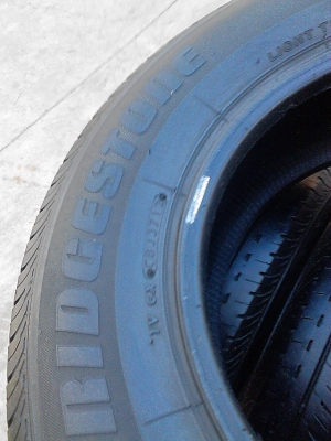 215/70R15 BRIDGESTONE DURAVIS R611 มีชุด 4 เส้น  TEL.081-427-3941