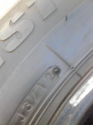 215/70R15 BRIDGESTONE DURAVIS R611 มีชุด 4 เส้น  TEL.081-427-3941