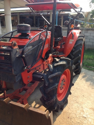 ขายM7040 สภาพเทพๆ2350ชั่วโมง ขายM7040 สภาพเทพๆ2350ชั่วโมง