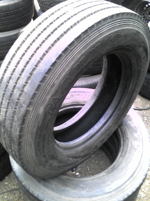 215/75R17.5  MAXXIS UR-275 16PR TUBELESS  มี 3 เส้น TEL.081-427-3941