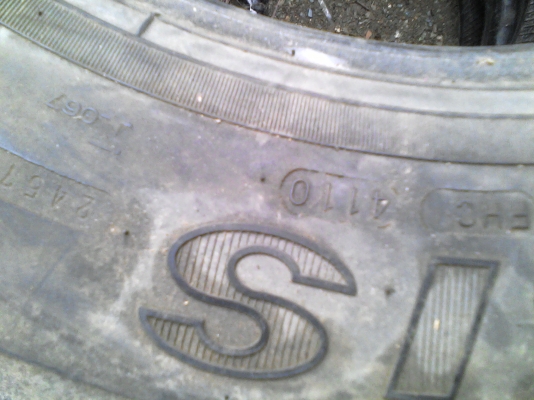 215/75R17.5  MAXXIS UR-275 16PR TUBELESS  มี 3 เส้น TEL.081-427-3941