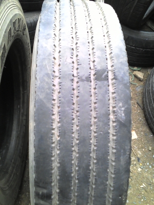 215/75R17.5  MAXXIS UR-275 16PR TUBELESS  มี 3 เส้น TEL.081-427-3941