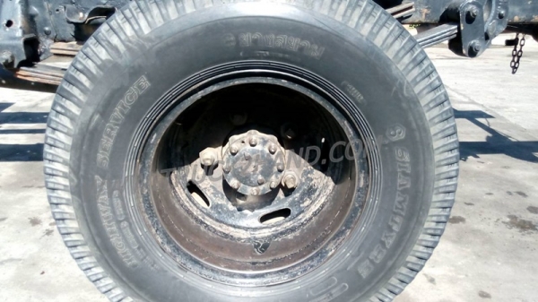 รถบรรทุก 6 ล้อ ISUZU รุ่น NKR71LY52   ปีจดทะเบียน 2544  130 แรงม้า