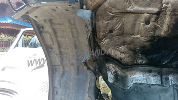 รถบรรทุก 6 ล้อ ISUZU รุ่น NKR71LY52   ปีจดทะเบียน 2544  130 แรงม้า