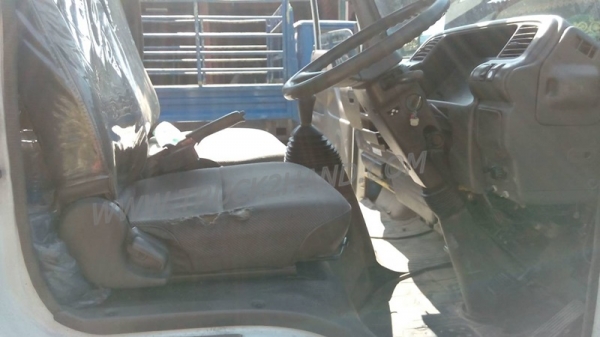 รถบรรทุก 6 ล้อ ISUZU รุ่น NKR71LY52   ปีจดทะเบียน 2544  130 แรงม้า